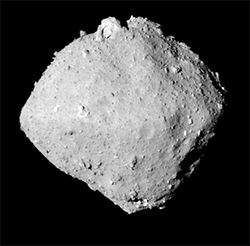 L'astéroïde Ryugu vu par la sonde Hayabusa 2 L'astéroïde Ryugu vu par la sonde Hayabusa 2