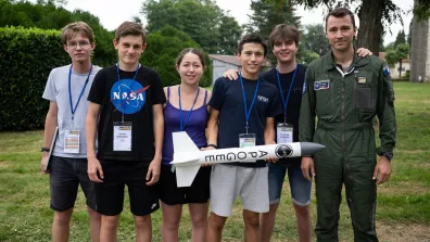 Arnaud Prost avec des étudiants  Arnaud Prost avec des étudiants