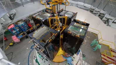 Intégration de 4 satellites Galileo (Centre spatial Guyanais, 2018).  Intégration de 4 satellites Galileo (Centre spatial Guyanais, 2018).