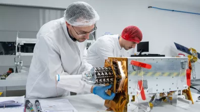 Un nanosatellite Kineis en fabrication.  Un nanosatellite Kineis en fabrication.