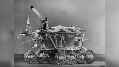 Le rover soviétique Lunokhod, le premier rover de l’histoire (maquette exposée au Palais de la Découverte). Le rover soviétique Lunokhod, le premier rover de l’histoire (maquette exposée au Palais de la Découverte).