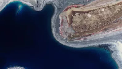 Image satellite de la petite mer d’Aral Image satellite de la petite mer d’Aral