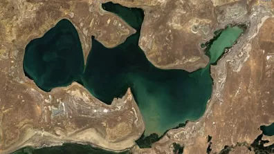 Image satellite de la petite mer d’Aral Image satellite de la petite mer d’Aral