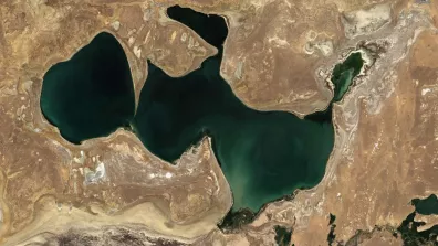 Image satellite de la petite mer d’Aral Image satellite de la petite mer d’Aral