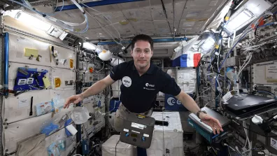 À bord de l’ISS, Thomas Pesquet a mené une centaine d’expériences, pour la NASA, l’ESA et le CNES.   À bord de l’ISS, Thomas Pesquet a mené une centaine d’expériences, pour la NASA, l’ESA et le CNES.