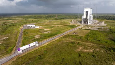 Transfert du corps central d'Ariane 6 vers la ZLA. Transfert du corps central d'Ariane 6 vers la ZLA.