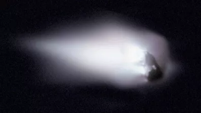 Noyau de la comète de Halley observé par la sonde européenne Giotto en 1986 Noyau de la comète de Halley observé par la sonde européenne Giotto en 1986