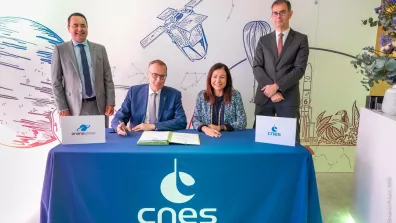Signature d'ASTRE entre le CNES et ArianeGroup. Signature d'ASTRE entre le CNES et ArianeGroup.