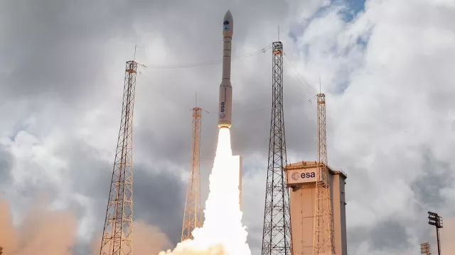 Décollage de Vega VV-12 avec le satellite ESA Aeolus le 22 août 2018 Décollage de Vega VV-12 avec le satellite ESA Aeolus le 22 août 2018