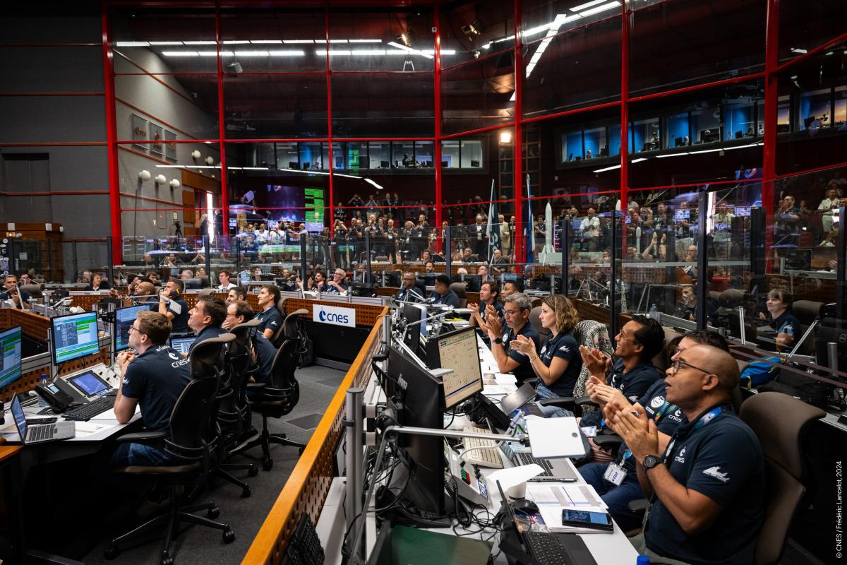 Dans le centre de contrôle de la base spatiale européenne à Kourou pour le premier lancement d'Ariane 6. Dans le centre de contrôle de la base spatiale européenne à Kourou pour le premier lancement d'Ariane 6.