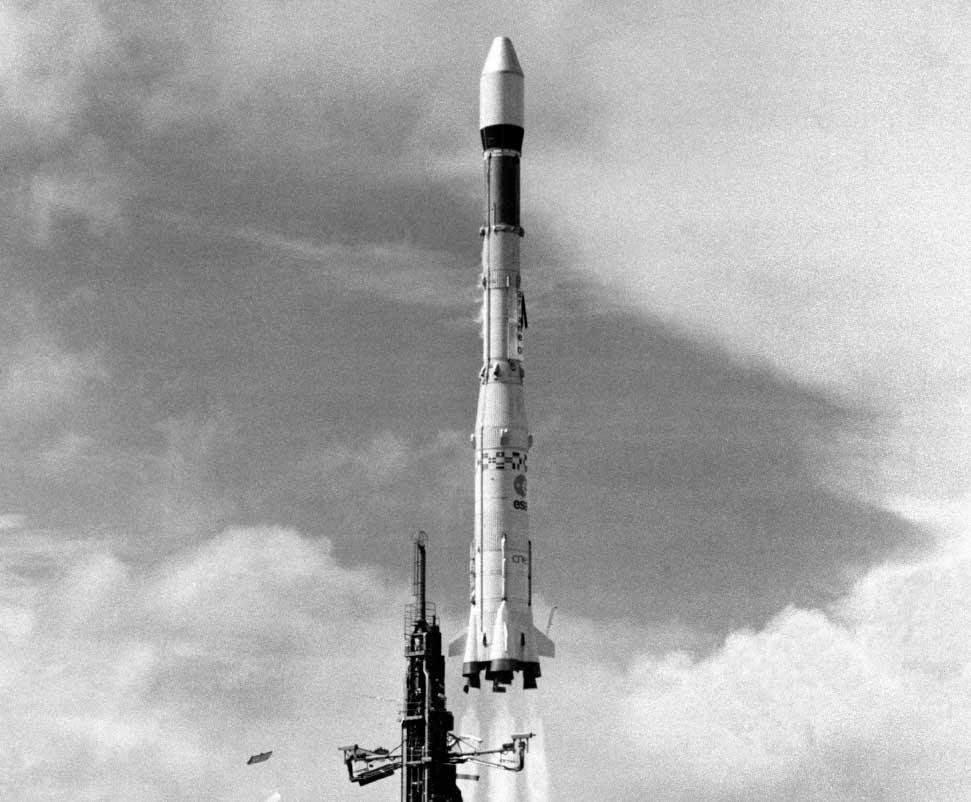 Décollage du lanceur Ariane L01 le 24 décembre 1979 Décollage du lanceur Ariane L01 le 24 décembre 1979