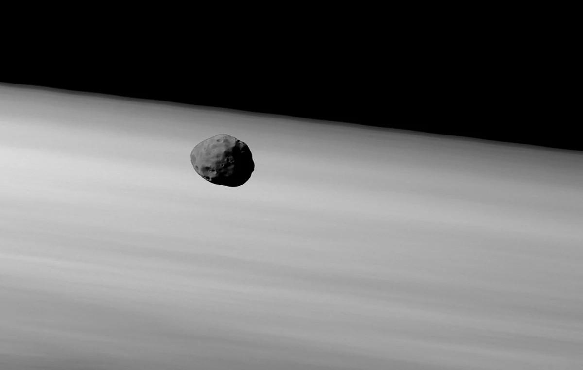 Phobos au-dessus de l’atmosphère martienne Phobos au-dessus de l’atmosphère martienne