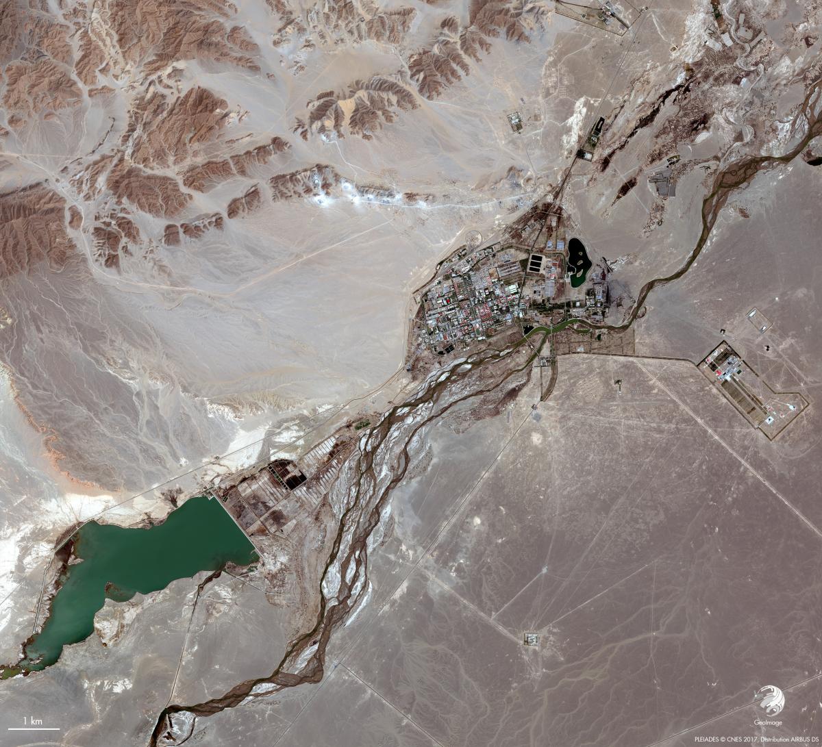 Image satellite du complexe spatial dans le désert de Gobi Image satellite du complexe spatial dans le désert de Gobi