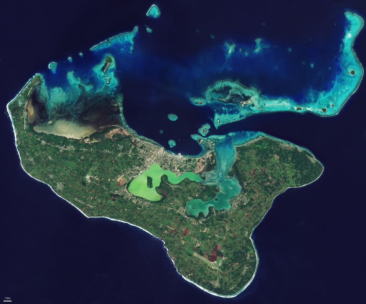 Image satellite de la plus grande des 150 îles du royaume des Tonga Image satellite de la plus grande des 150 îles du royaume des Tonga