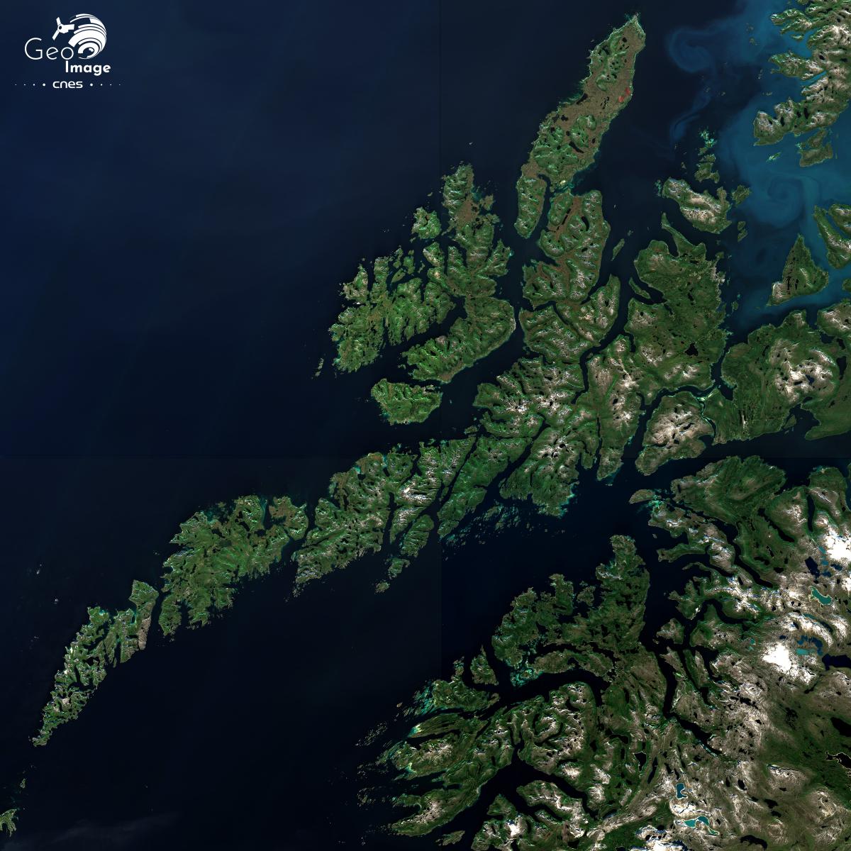 image satellite du cercle polaire, l'image des îles Lofoten image satellite du cercle polaire, l'image des îles Lofoten