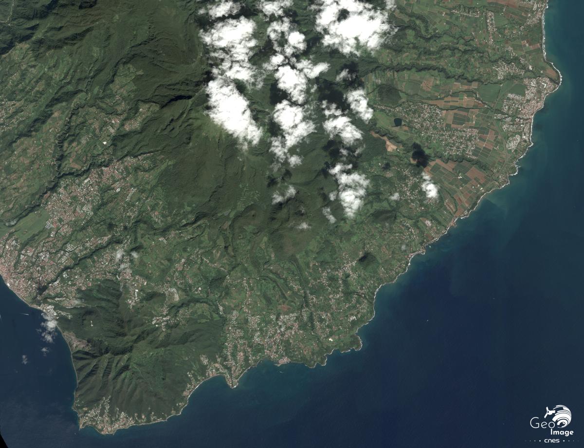 Image satellite de l'archipel guadeloupéen, « Basse-Terre » Image satellite de l'archipel guadeloupéen, « Basse-Terre »