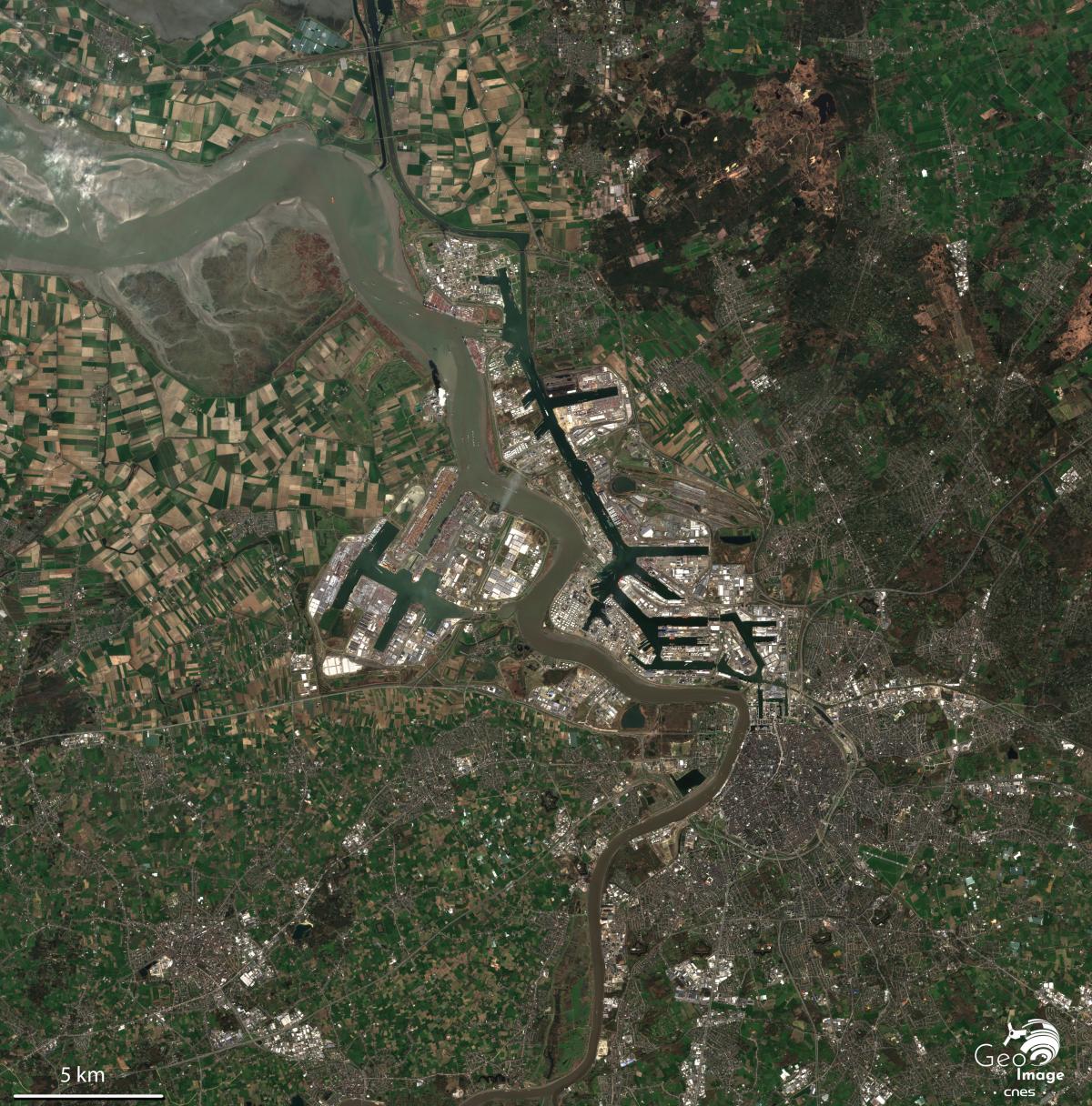 Image satellite de la ville d'Anvers, ville portuaire belge située sur l'Escaut
