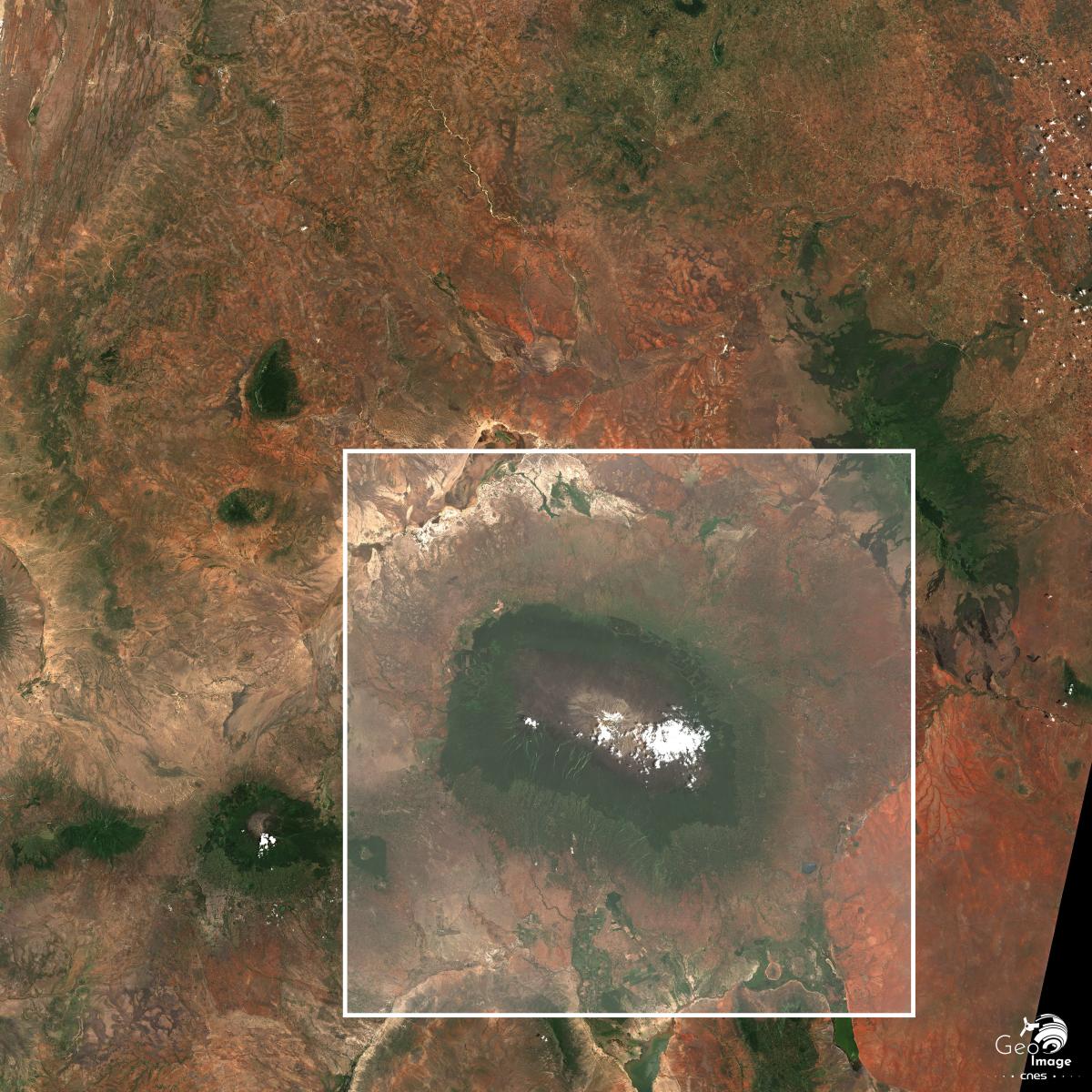 Image satellite du Kilimanjaro, situé dans le Nord-Est de la Tanzanie Image satellite du Kilimanjaro, situé dans le Nord-Est de la Tanzanie