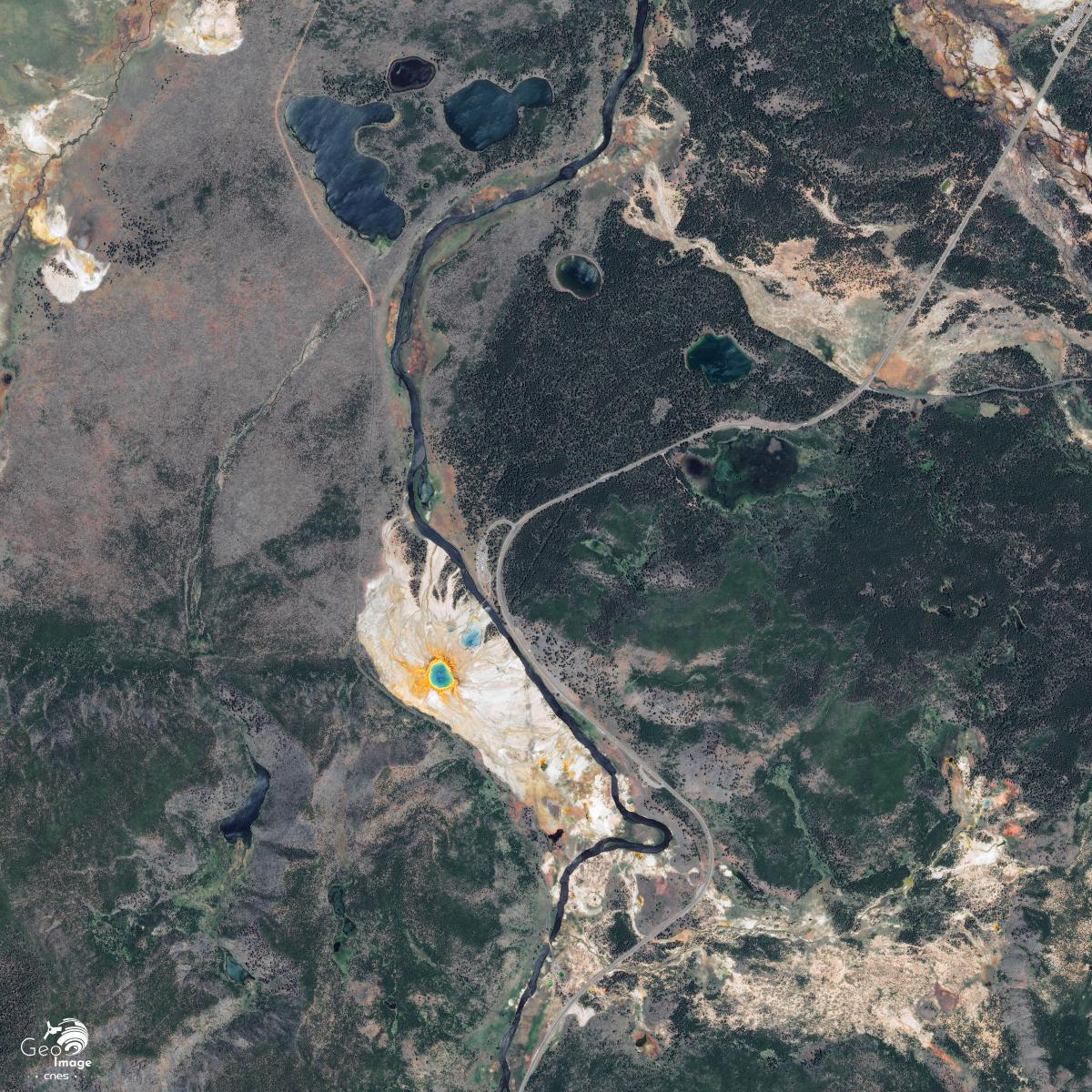 Image satellite Grand Prismatic Spring Image satellite Grand Prismatic Spring