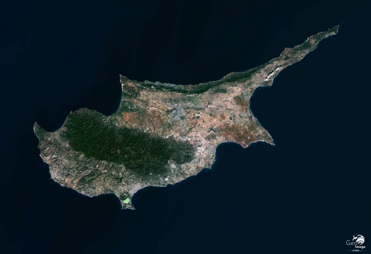 Image satellite de l'île de Chypre, à l’est de la mer Méditerranée Image satellite de l'île de Chypre, à l’est de la mer Méditerranée