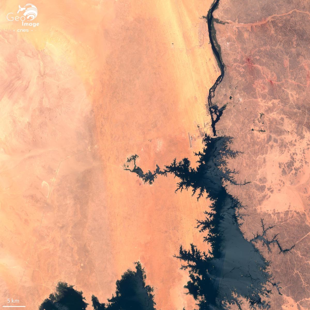 Image satellite du barrage d’Assouan Image satellite du barrage d’Assouan