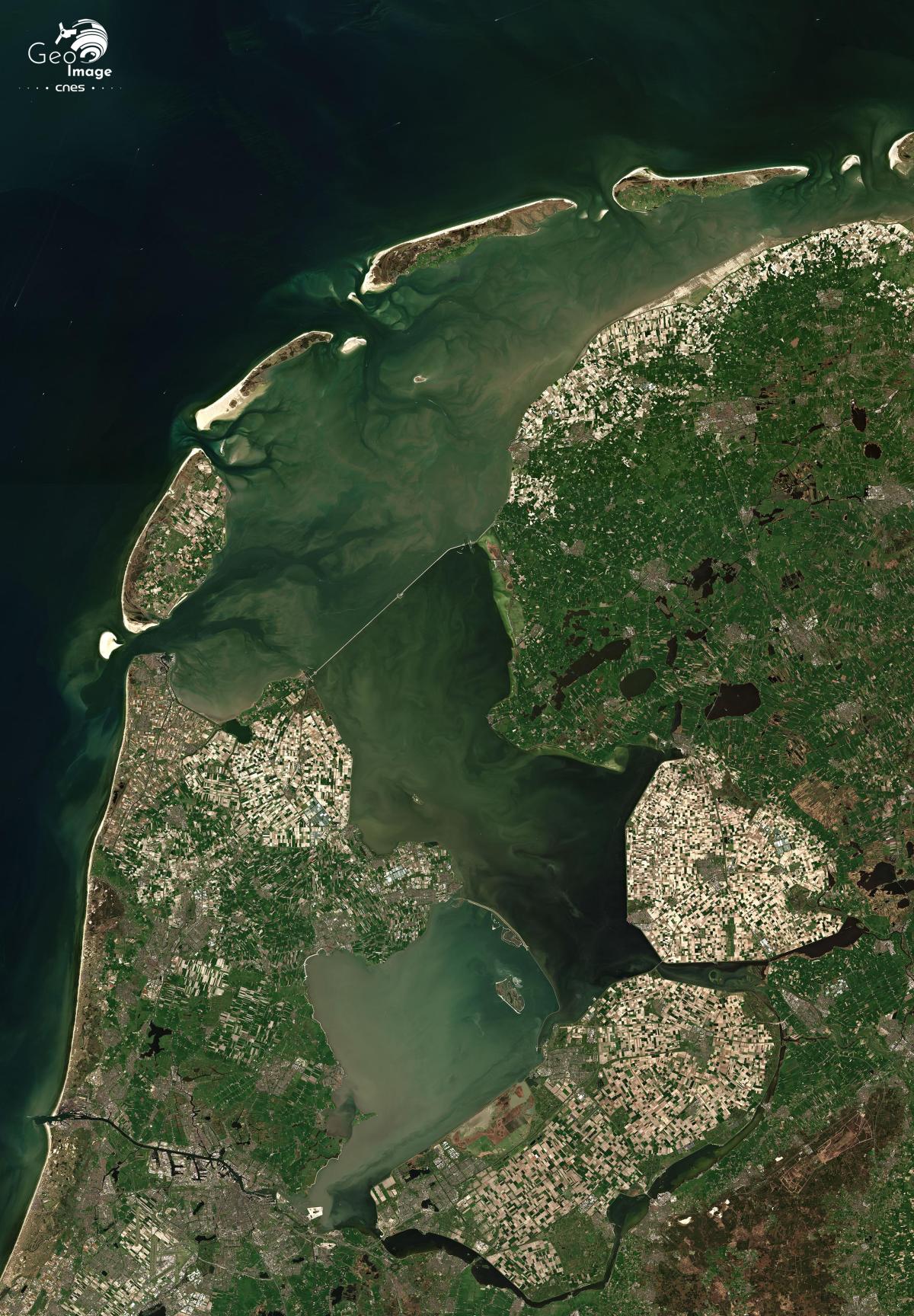 Image satellite des Polders dans le nord des Pays-Bas  Image satellite des Polders dans le nord des Pays-Bas