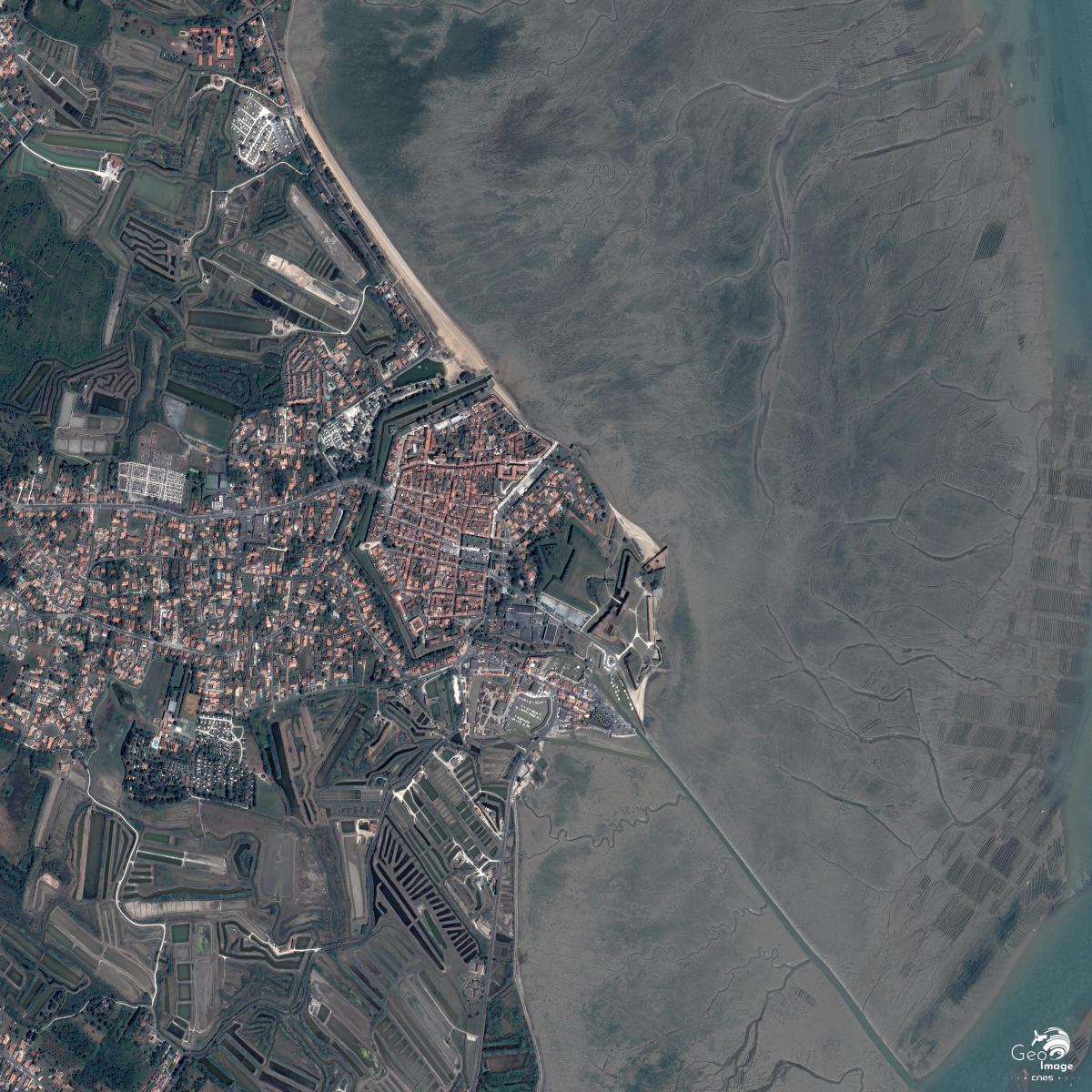 Image satellite de la citadelle du château d’Oléron Image satellite de la citadelle du château d’Oléron