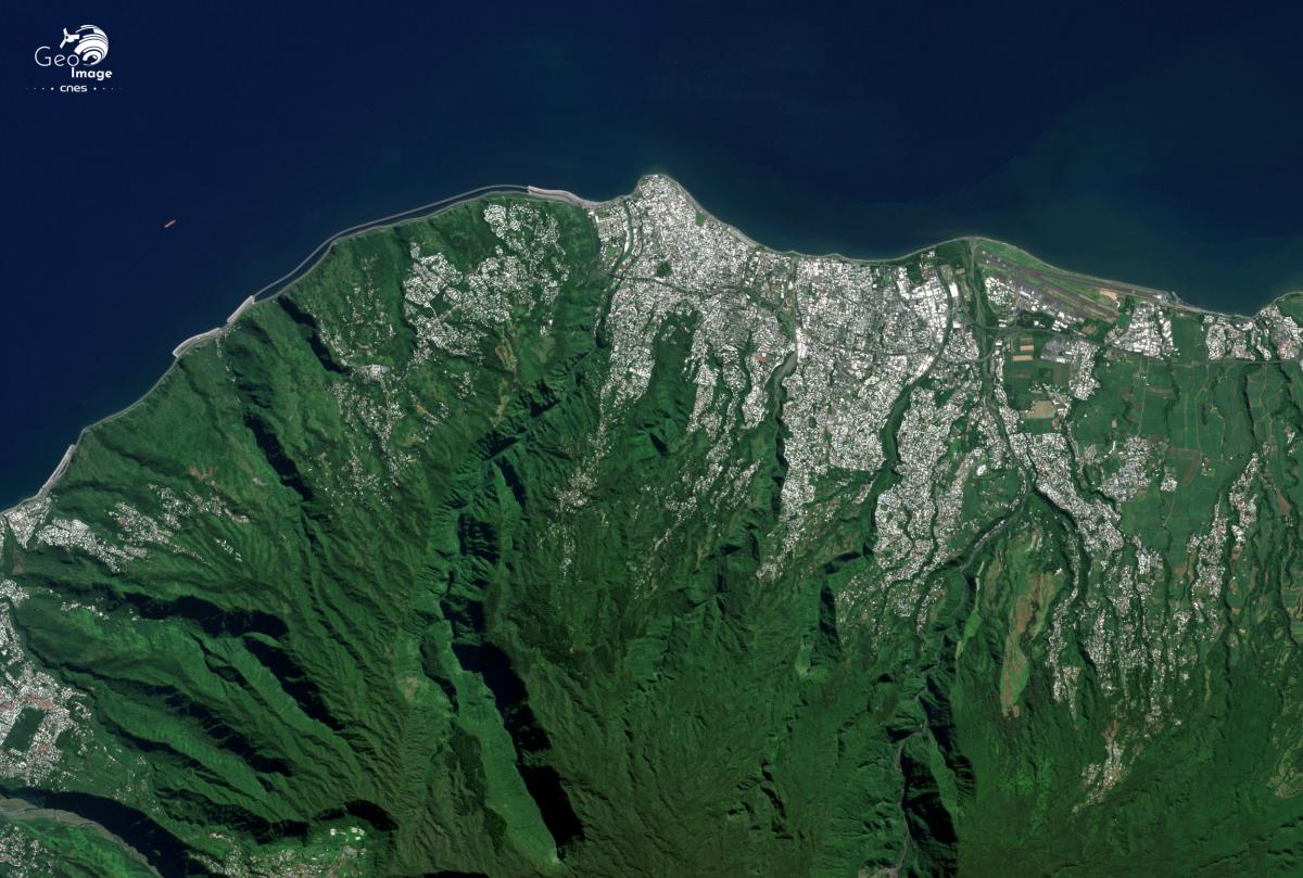 image satellite de l'océan indien, l'ile de la Réunion