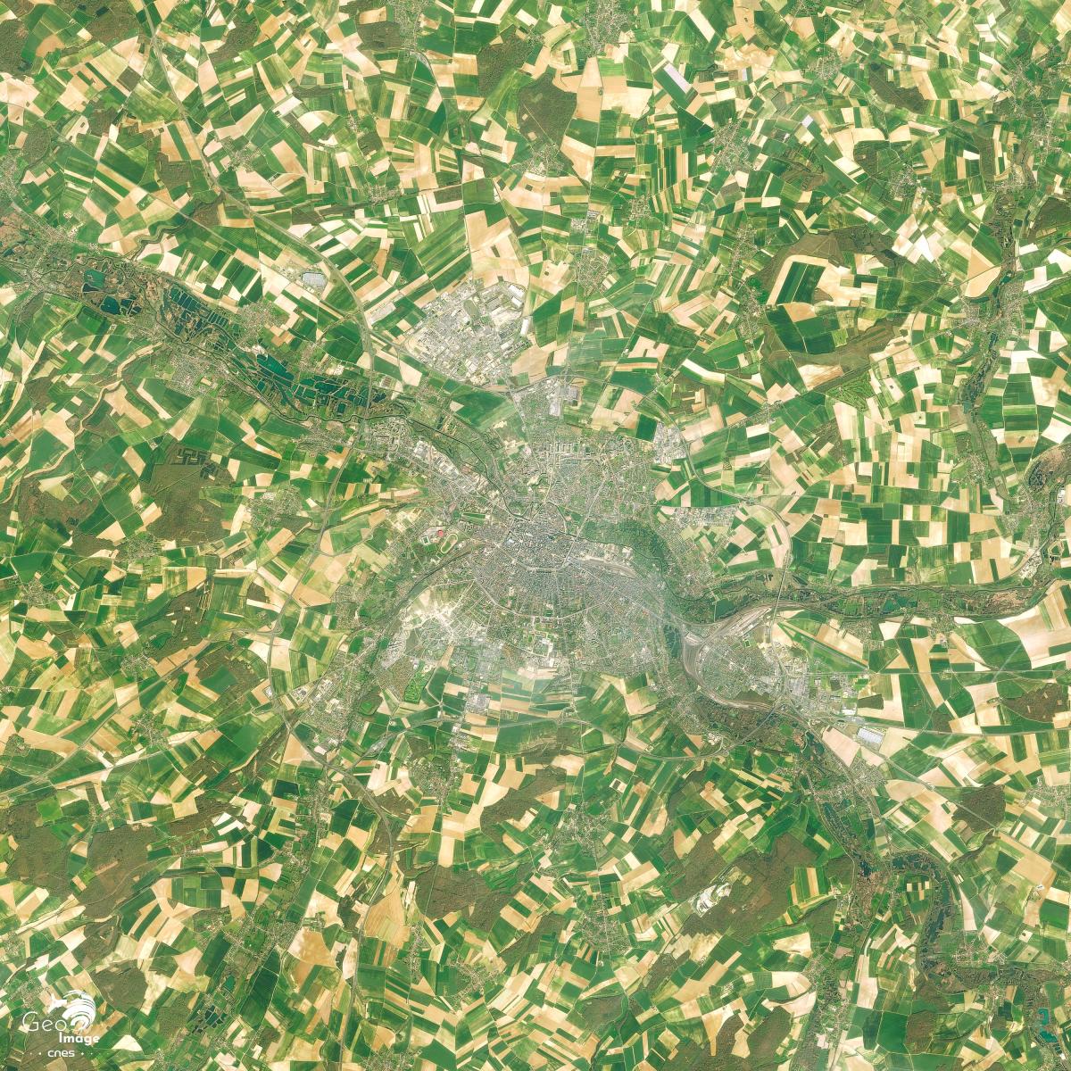 Image satellite de la ville d'Amiens Image satellite de la ville d'Amiens