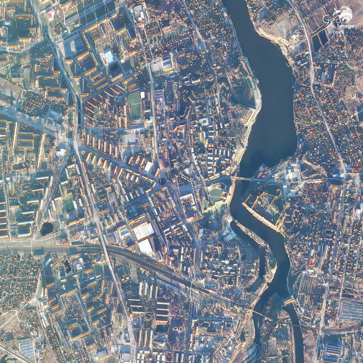 Image satellite de l'urbain frontalier Narva