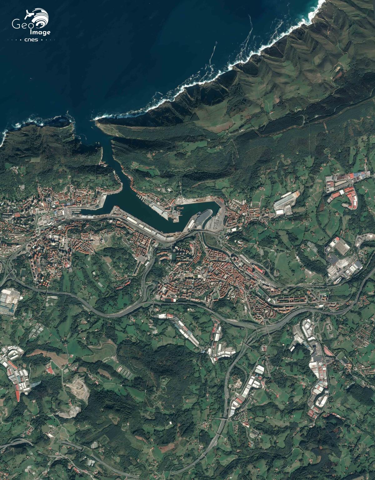Image satellite du port basque de Pasaia, près de Saint Sébastien Image satellite du port basque de Pasaia, près de Saint Sébastien