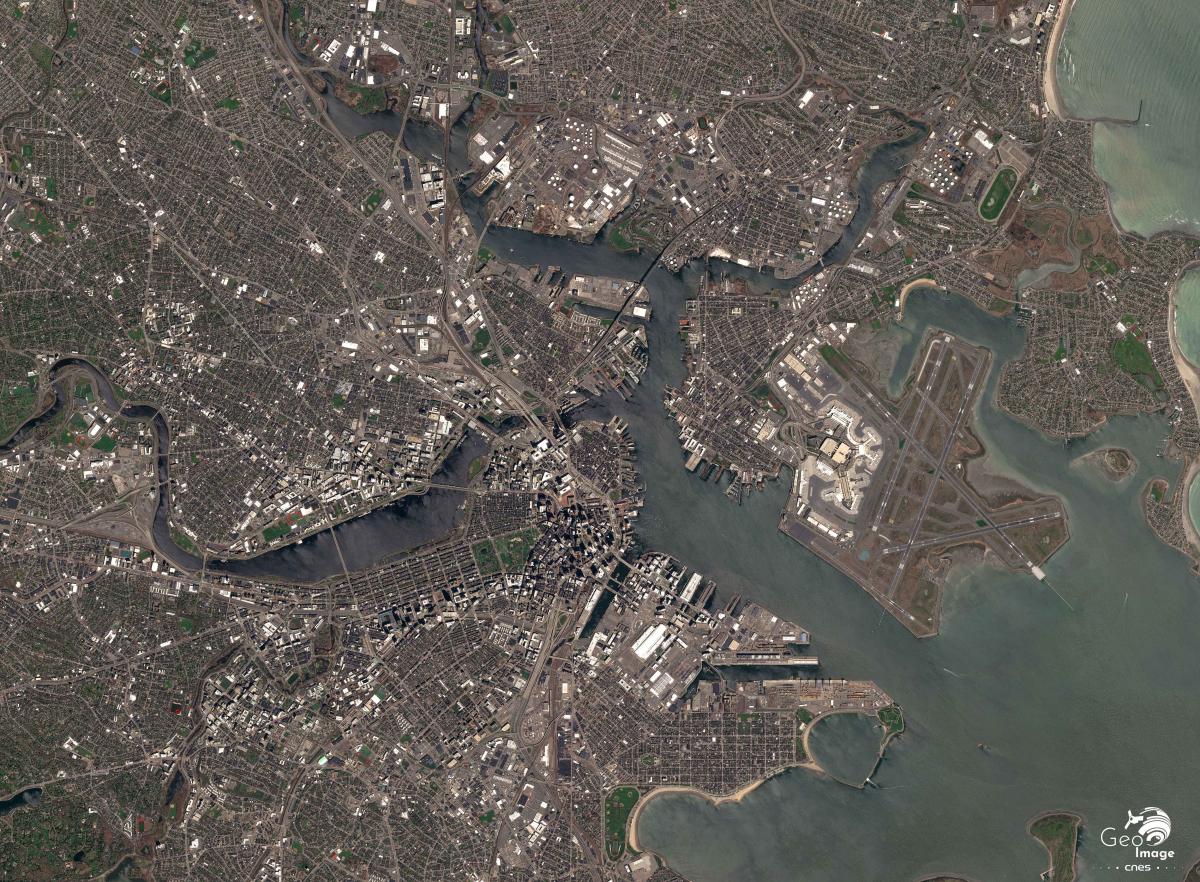 Image satellite de la ville de Boston, capitale du Massachusetts aux États-Unis Image satellite de la ville de Boston, capitale du Massachusetts aux États-Unis