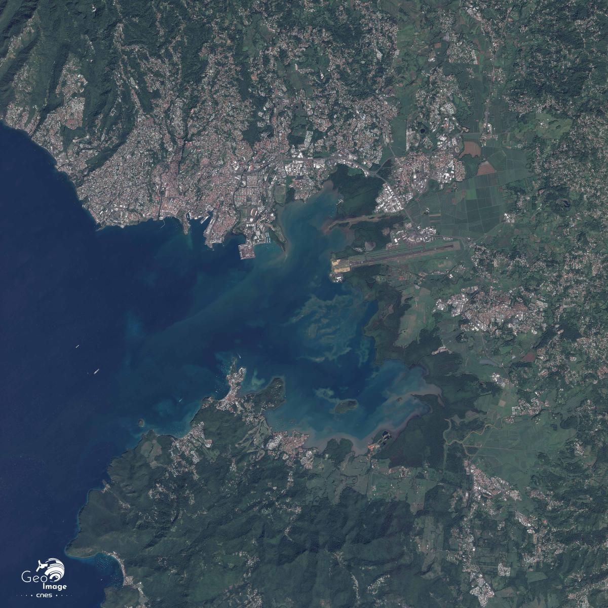Image satellite de Fort-de-France, chef-lieu de la Martinique Image satellite de Fort-de-France, chef-lieu de la Martinique