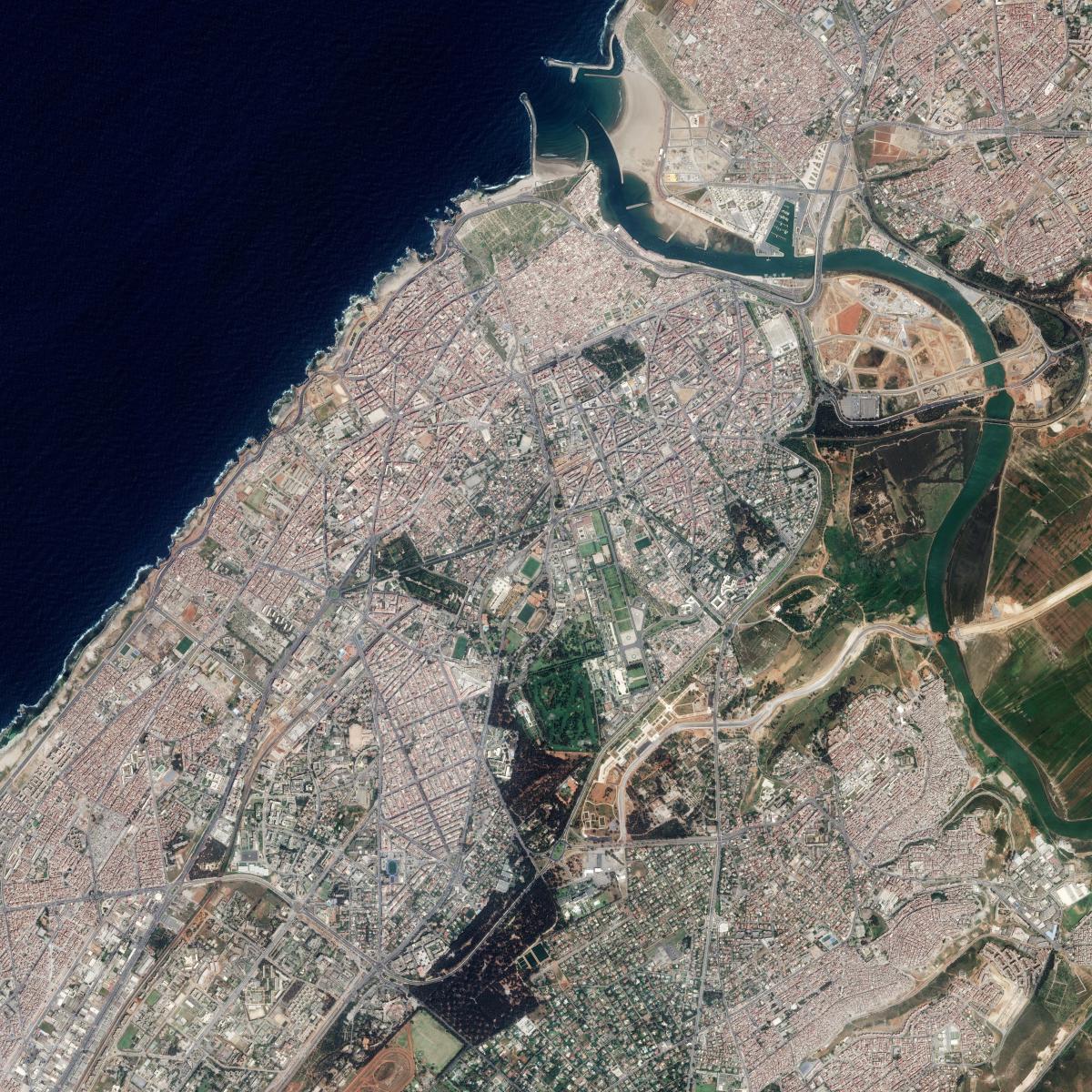 Image satellite de l'aggolmération de Rabat-Salé au nord-ouest du Maroc Image satellite de l'aggolmération de Rabat-Salé au nord-ouest du Maroc